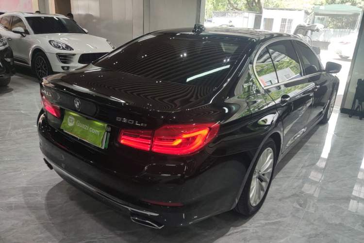 Used BMW 5 Series New Energy 2019 530Le Luxury Package Rear Right 45 Deg