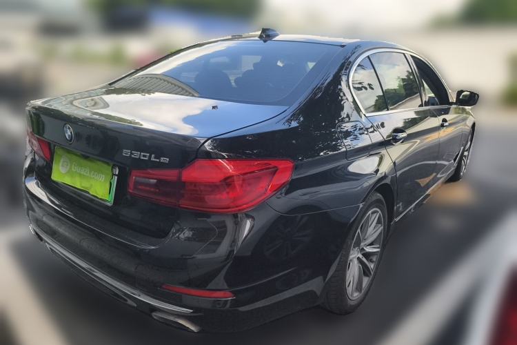 Used BMW 5 Series New Energy 2019 530Le Luxury Package Rear Right 45 Deg