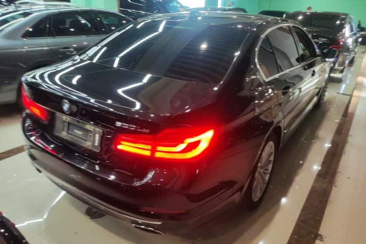 Used BMW 5 Series New Energy 2019 530Le Pioneer Edition Rear Right 45 Deg