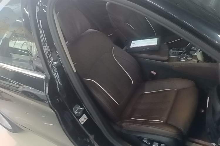 Used BMW 5 Series New Energy 2019 530Le Pioneer Edition Right Front Seat