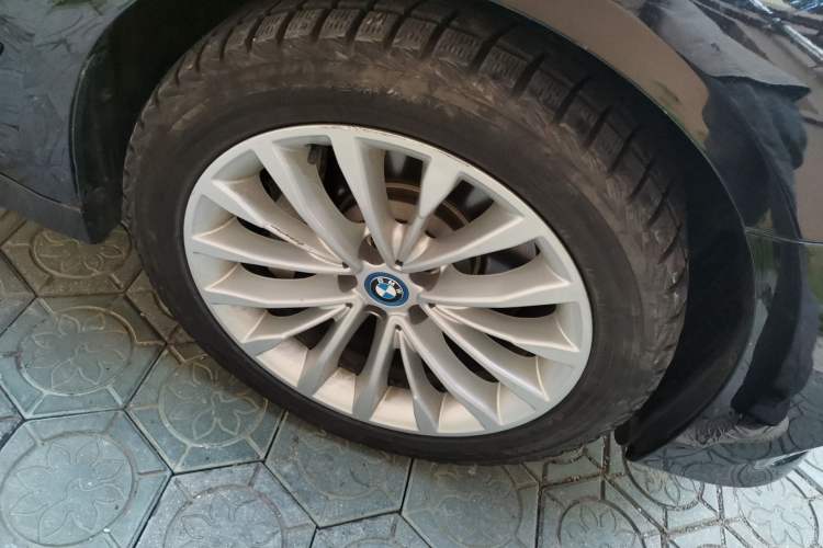 Used BMW 5 Series New Energy 2019 530Le Luxury Package Right Front Wheel Hub