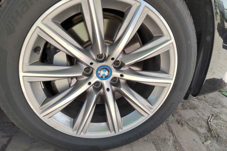 Used BMW 5 Series New Energy 2019 530Le Luxury Package Right Front Wheel Hub
