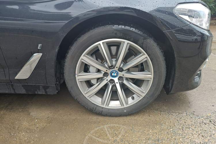 Used BMW 5 Series New Energy 2019 530Le Luxury Package Right Front Wheel Hub
