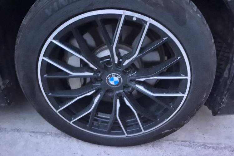 Used BMW 5 Series New Energy 2019 530Le Luxury Package Right Front Wheel Hub