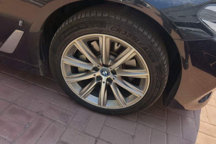 Used BMW 5 Series New Energy 2019 530Le Luxury Package Right Front Wheel Hub