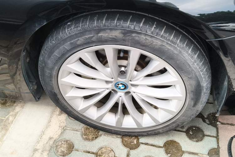 Used BMW 5 Series New Energy 2019 530Le Luxury Package Right Front Wheel Hub