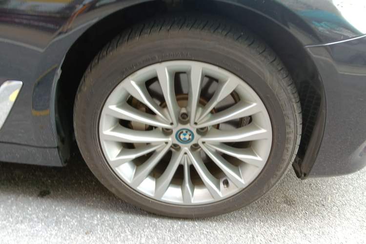 Used BMW 5 Series New Energy 2019 530Le Luxury Package Right Front Wheel Hub