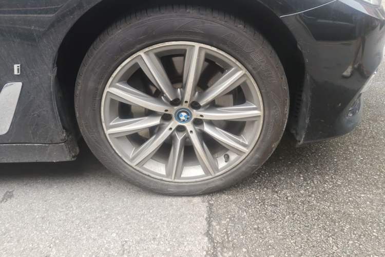 Used BMW 5 Series New Energy 2019 530Le Luxury Package Right Front Wheel Hub