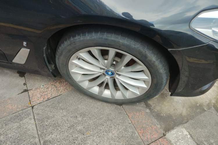Used BMW 5 Series New Energy 2019 Updated Version 530Le Luxury Package Right Front Wheel Hub