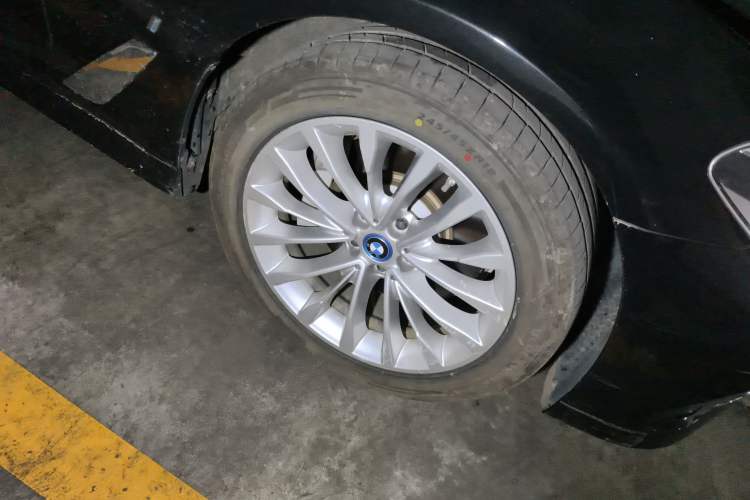 Used BMW 5 Series New Energy 2019 Updated 530Le Pioneer Edition Right Front Wheel Hub