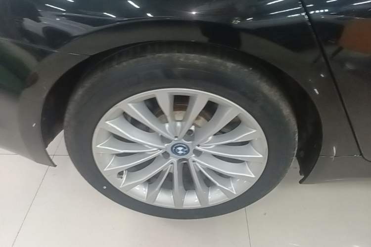 Used BMW 5 Series New Energy 2019 530Le Pioneer Edition Right Rear Wheel Hub