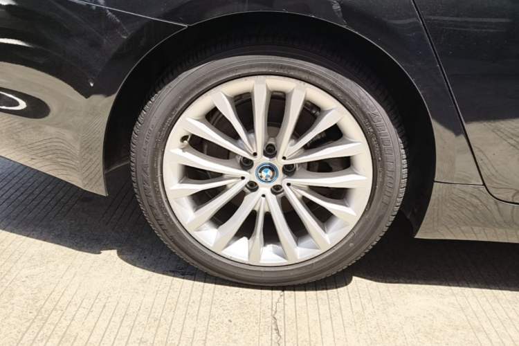 Used BMW 5 Series New Energy 2019 530Le Luxury Package Right Rear Wheel Hub