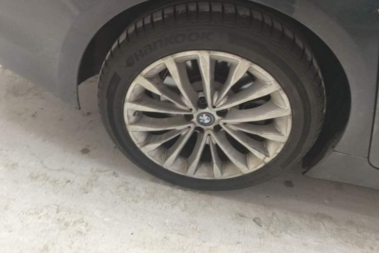 Used BMW 5 Series New Energy 2019 Updated Version 530Le Luxury Package Right Rear Wheel Hub