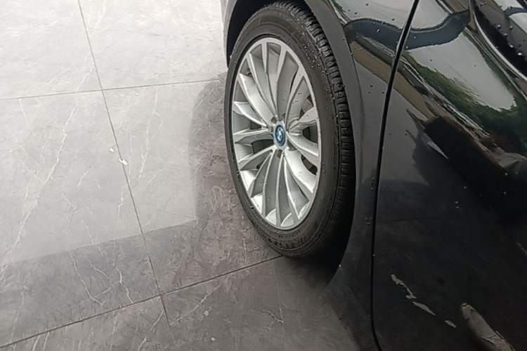 Used BMW 5 Series New Energy 2019 Updated Version 530Le Luxury Package Right Rear Wheel Hub