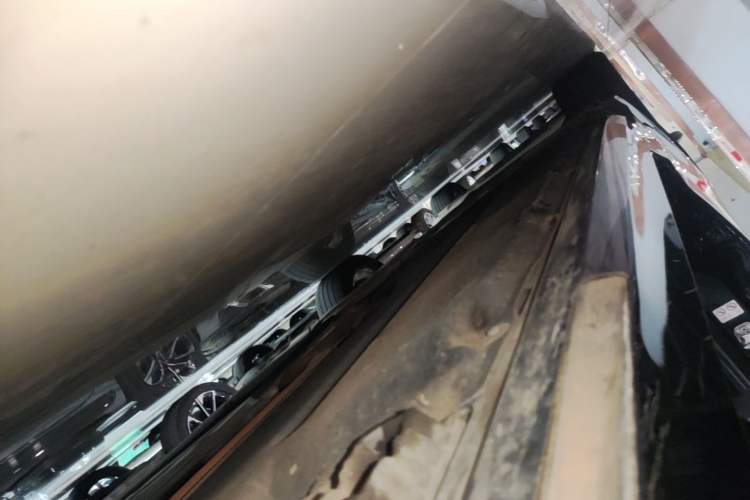 Used BMW 5 Series New Energy 2019 530Le Pioneer Edition Right Side Sill
