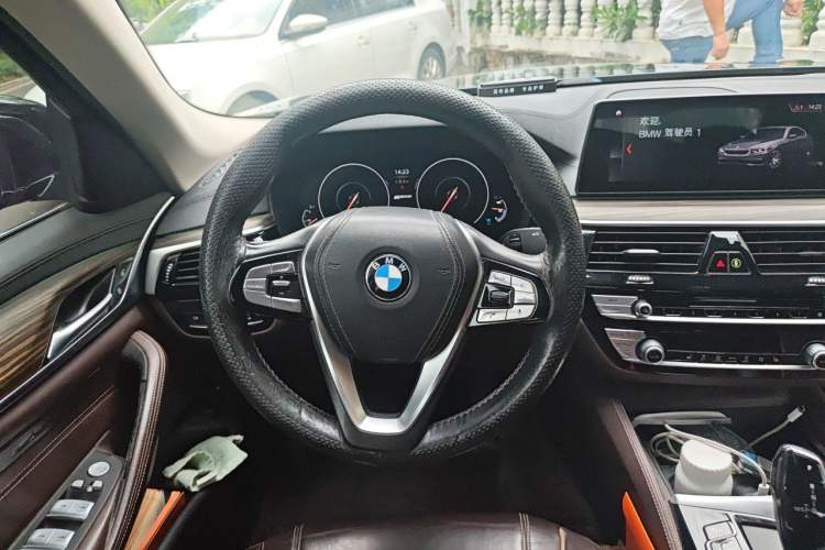 Used BMW 5 Series New Energy 2019 Updated Version 530Le Luxury Package Steering Wheel
