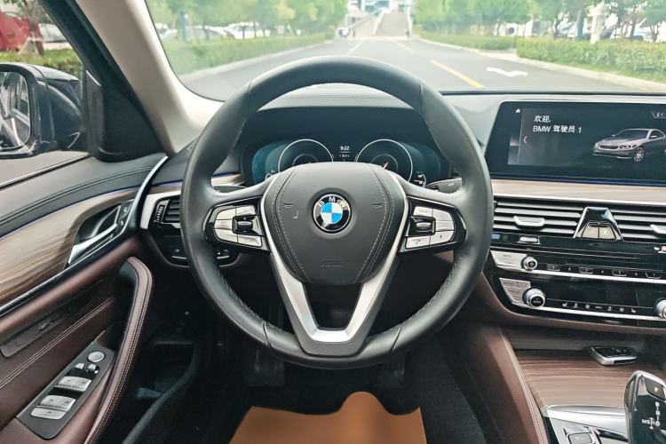 Used BMW 5 Series New Energy 2019 Updated Version 530Le Luxury Package Steering Wheel