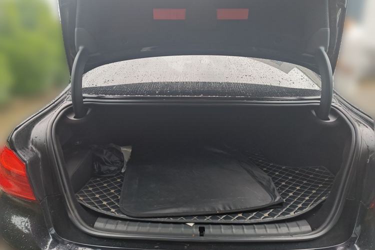 Used BMW 5 Series New Energy 2019 530Le Luxury Package Trunk