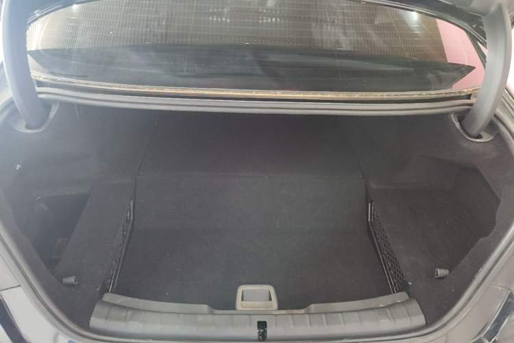 Used BMW 5 Series New Energy 2019 Updated Version 530Le Luxury Package Trunk