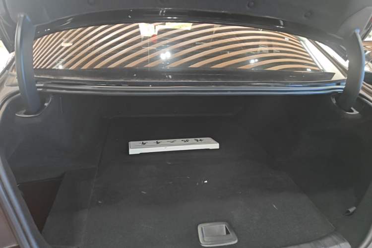 Used BMW 5 Series New Energy 2019 530Le Luxury Package Trunk