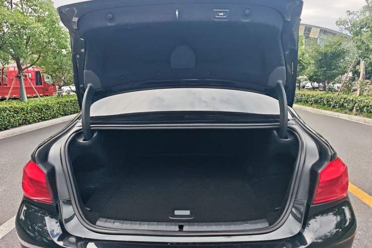Used BMW 5 Series New Energy 2019 Updated Version 530Le Luxury Package Trunk