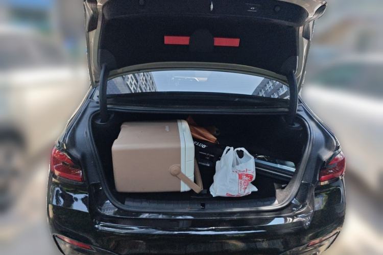 Used BMW 5 Series New Energy 2019 530Le Luxury Package Trunk