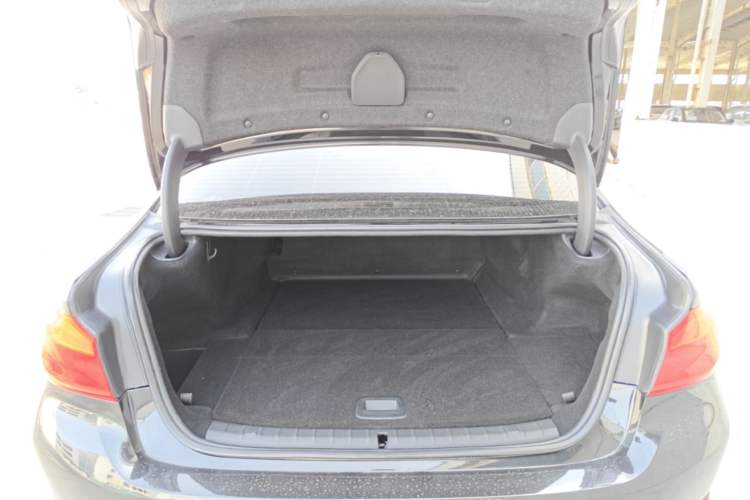 Used BMW 5 Series New Energy 2019 530Le Luxury Package Trunk