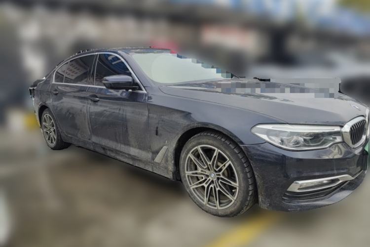 Used BMW 5 Series New Energy 2019 530Le Luxury Package Front Right 45 Deg