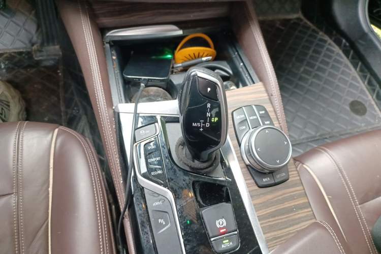 Used BMW 5 Series New Energy 2019 Updated Version 530Le Luxury Package Gear Lever