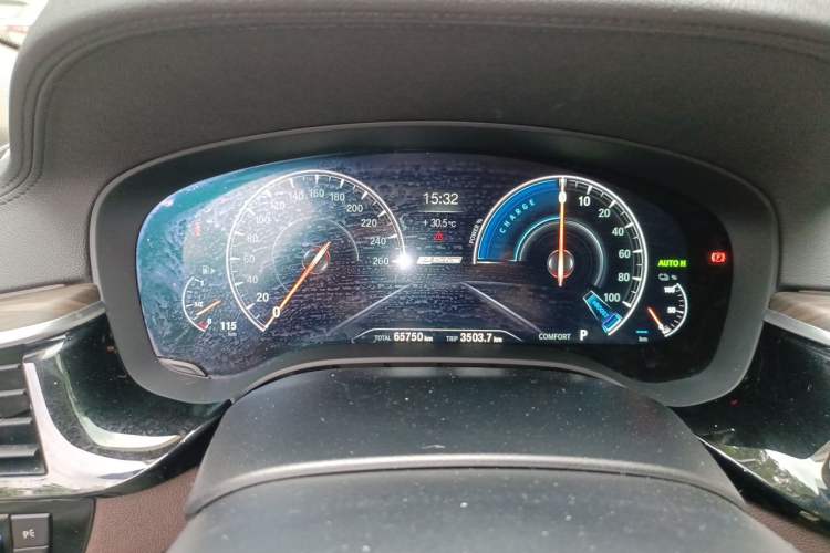 Used BMW 5 Series New Energy 2019 Updated Version 530Le Luxury Package Odometer Close Up