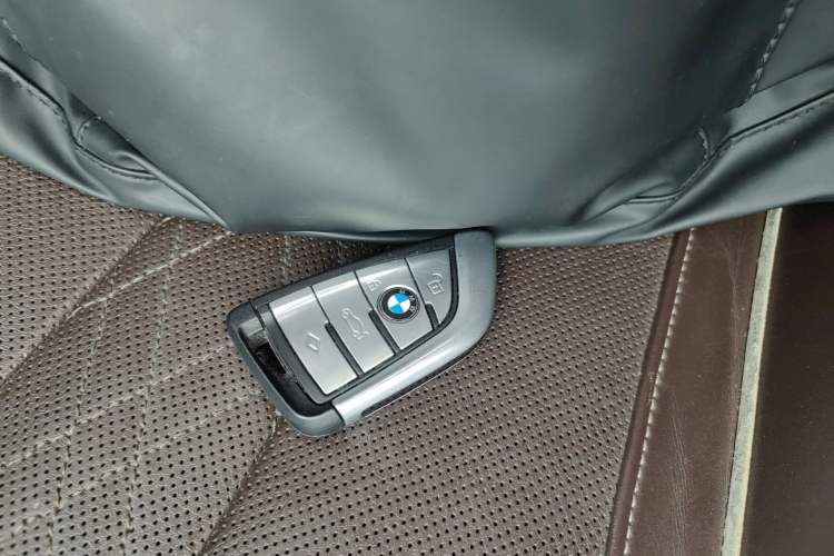 Used BMW 5 Series New Energy 2019 530Le Luxury Package Vehicle Key