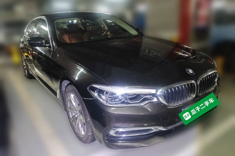 Used BMW 5 Series New Energy 2019 530Le Luxury Package Front Right 45 Deg