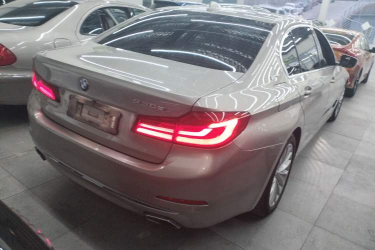 Used BMW 5 Series New Energy 2019 530Le Luxury Package Rear Right 45 Deg