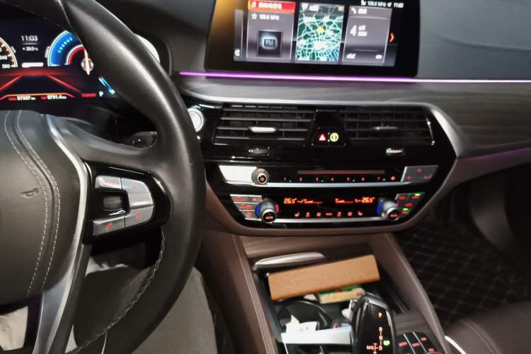 Used BMW 5 Series New Energy 2019 Updated Version 530Le Luxury Package Audio And AC Panel