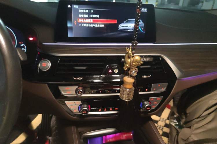 Used BMW 5 Series New Energy 2019 Updated Version 530Le Luxury Package Audio And AC Panel