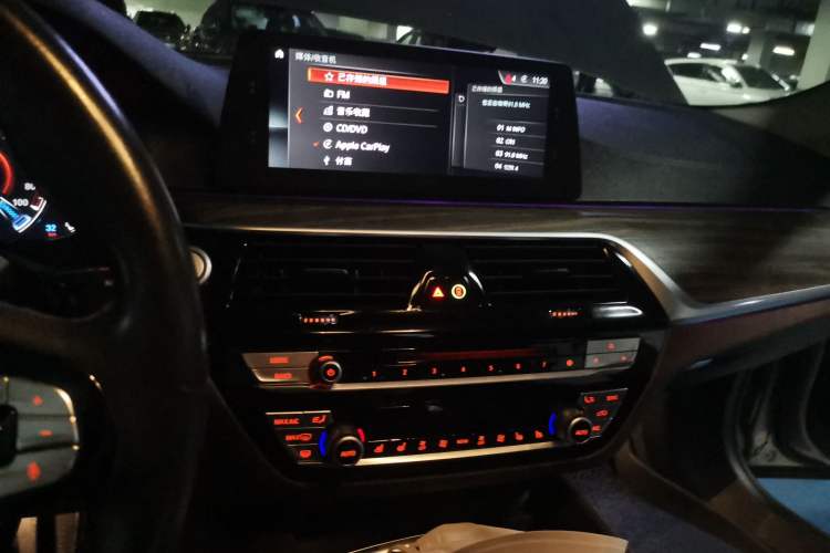 Used BMW 5 Series New Energy 2019 530Le Luxury Package Audio And AC Panel