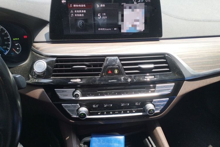 Used BMW 5 Series New Energy 2019 Updated Version 530Le Luxury Package Audio And AC Panel