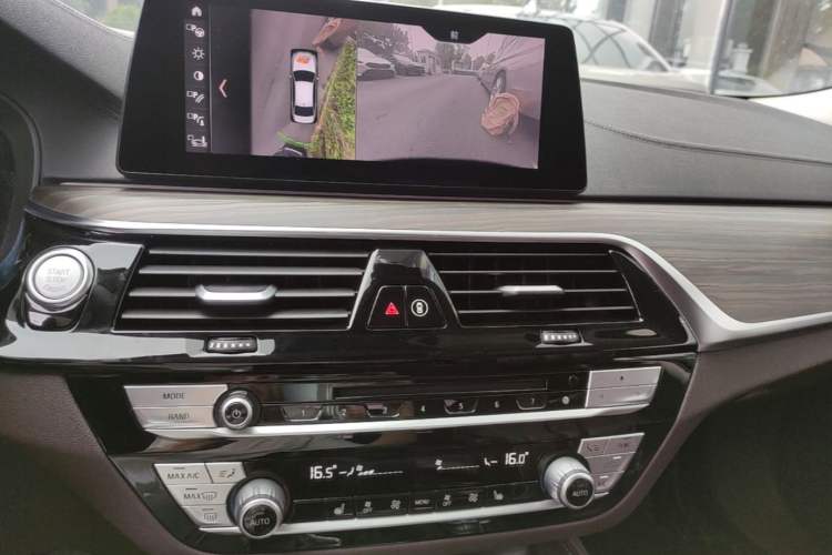 Used BMW 5 Series New Energy 2019 530Le Luxury Package Audio And AC Panel