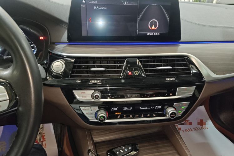 Used BMW 5 Series New Energy 2019 Updated Version 530Le Luxury Package Audio And AC Panel