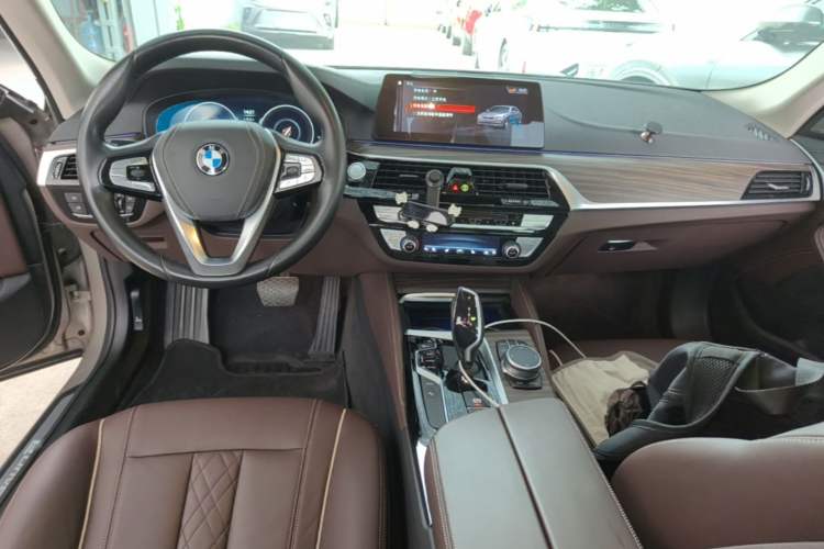 Used BMW 5 Series New Energy 2019 530Le Luxury Package Center Console