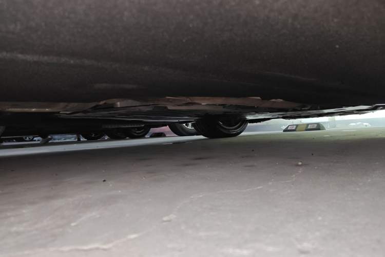 Used BMW 5 Series New Energy 2019 530Le Pioneer Edition Chassis Front Left