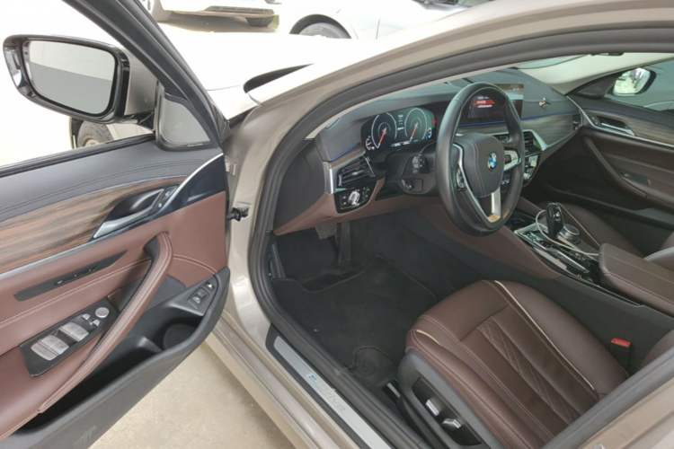 Used BMW 5 Series New Energy 2019 530Le Luxury Package Driver Seat
