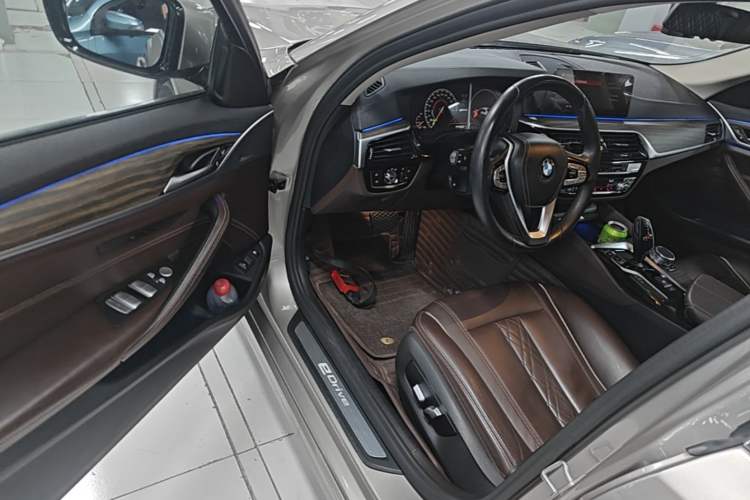Used BMW 5 Series New Energy 2019 530Le Luxury Package Driver Seat