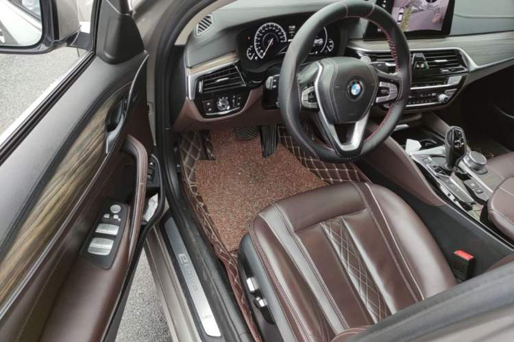 Used BMW 5 Series New Energy 2019 530Le Luxury Package Driver Seat