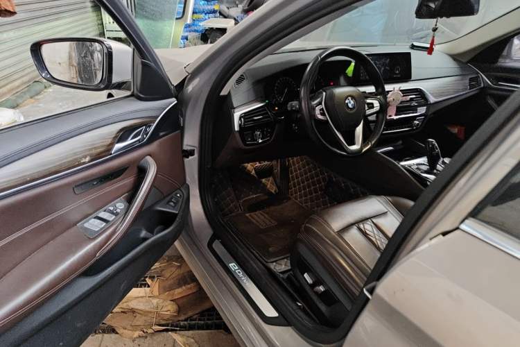 Used BMW 5 Series New Energy 2019 Updated Version 530Le Luxury Package Driver Seat