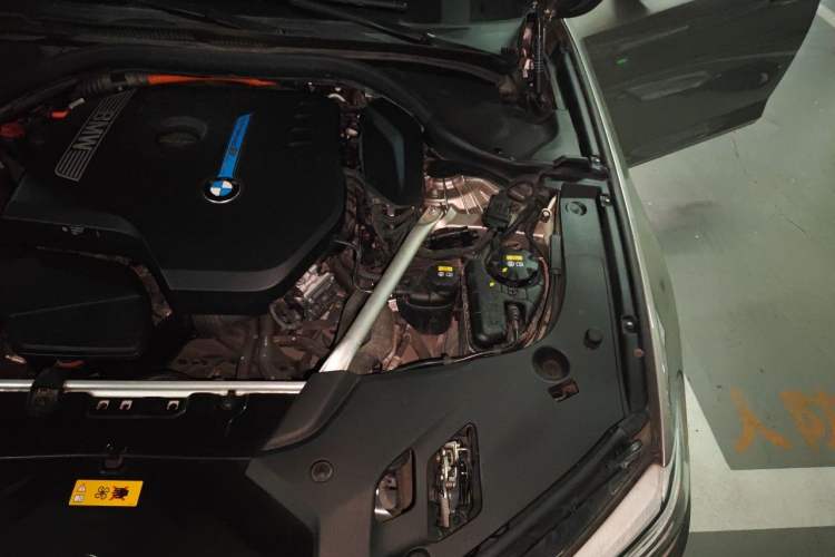 Used BMW 5 Series New Energy 2019 530Le Luxury Package Engine Bay Left