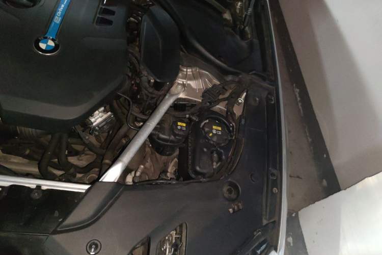 Used BMW 5 Series New Energy 2019 Updated Version 530Le Luxury Package Engine Bay Left