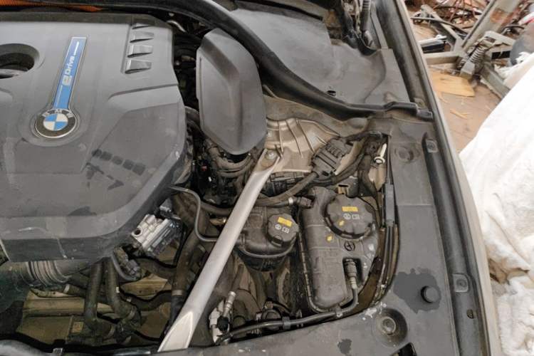 Used BMW 5 Series New Energy 2019 Updated Version 530Le Luxury Package Engine Bay Left