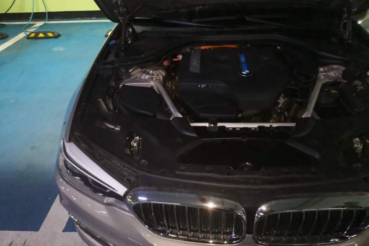 Used BMW 5 Series New Energy 2019 530Le Luxury Package Engine Bay Right