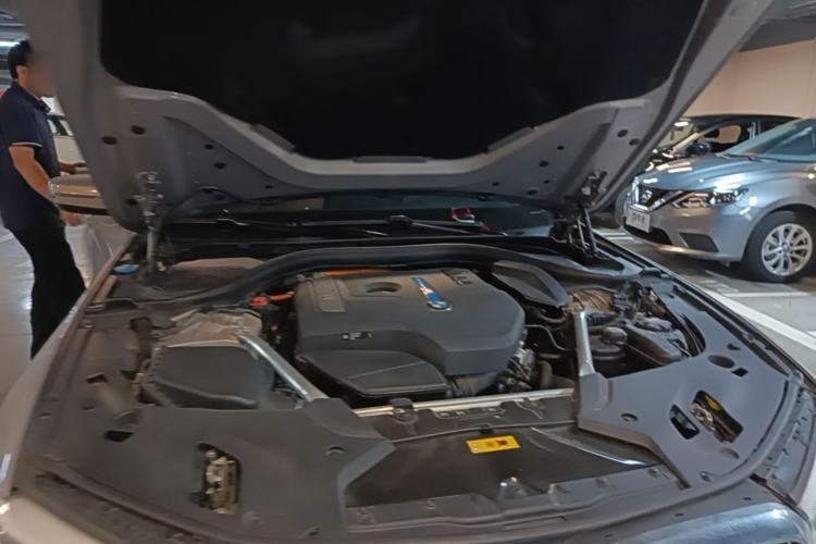 Used BMW 5 Series New Energy 2019 Updated Version 530Le Luxury Package Engine Bay